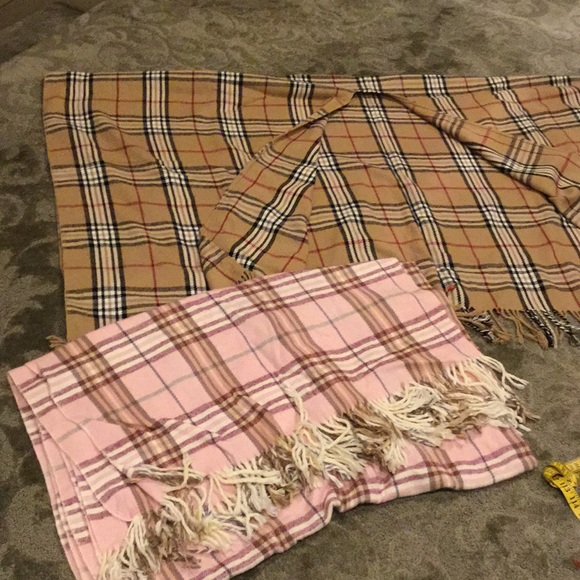 Poncho - Picture 7 of 7